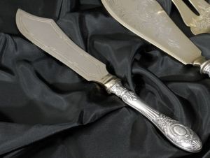 Strieborný servírovací nôž
