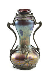 Secesná váza s kovovou montážou