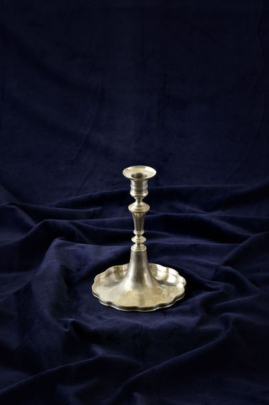 STRIEBORNÝ SVIETNIK