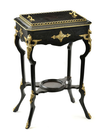 STOLÍK NA KVETINY V EMPÍROVOM ŠTÝLE