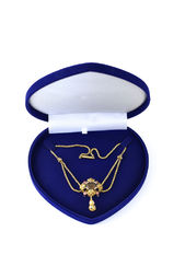 BIEDERMEIER NÁHRDELNÍK