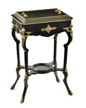 STOLÍK NA KVETINY V EMPÍROVOM ŠTÝLE