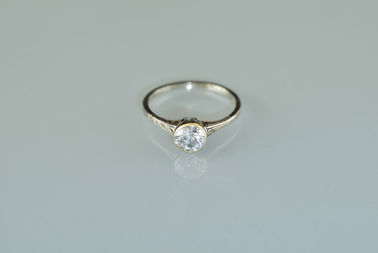 Briliantový dámsky prsteň