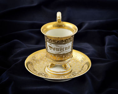 Porcelánová šálka s podšálkou