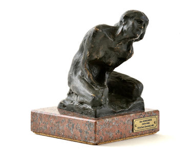 Kľačiaci ženský akt