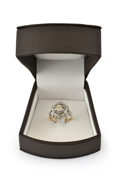 BRILIANTOVÝ PRSTEŇ