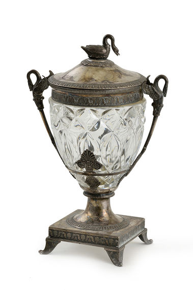 Empírová váza s vekom (Francúzsko)