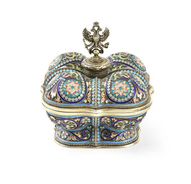 Dóza zdobená emailom (Litva)