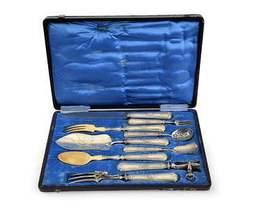 Strieborný servírovací príbor v kazete