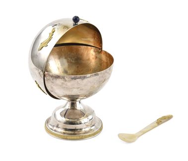 Nádoba na kaviár s vyobrazením jesetera