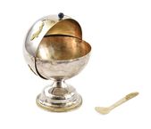 Nádoba na kaviár s vyobrazením jesetera