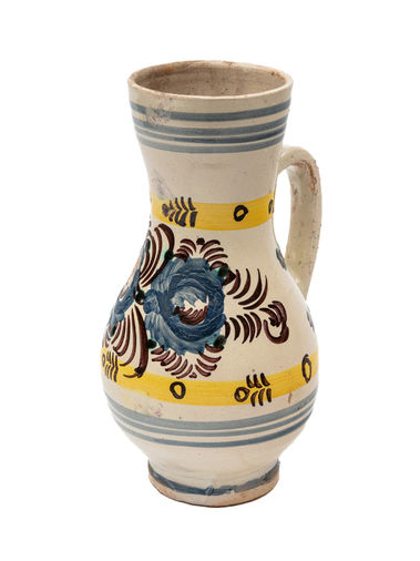 Džbánik zo západného Slovenska (?) so žlto-modro-hnedým dekórom