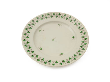 Tanier s motívom vínnej révy (Alt Wien)