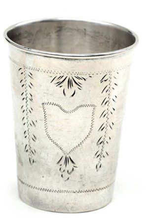 Strieborný pohárik