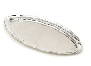 Strieborný oválny podnos