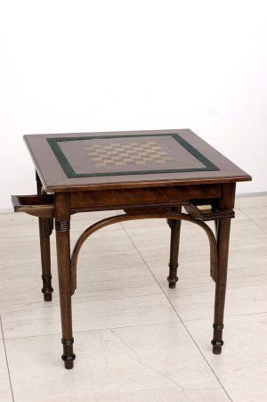 Kombinovaný šachový a kartársky stolík