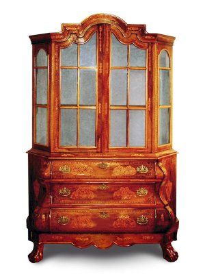 Holandská vitrína v klasicistickom štýle