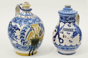 Cechový džbán (v strede motív nožníc)