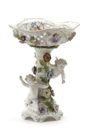 Porcelánová žardiniéra s postavami anjelov