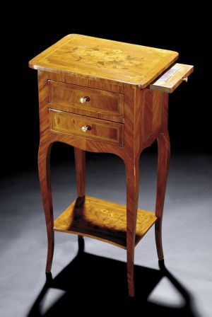 Dvojzásuvková komoda s odkladacou plochou