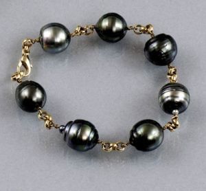 Perlový náramok