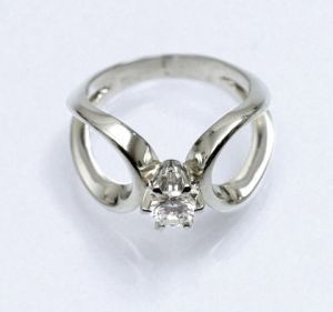 Dámsky briliantový prsteň
