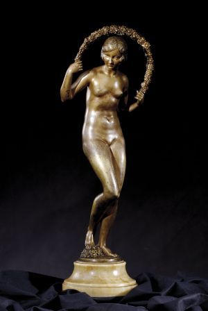 Akt ženy s kvetinovou girlandou