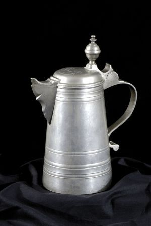 Cínová kanvica na pivo