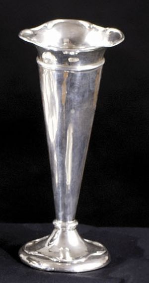 Strieborná vázička