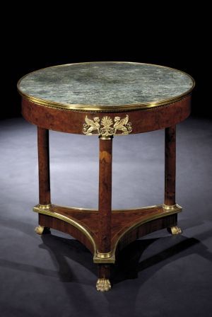 Servírovací stôl v empírovom štýle