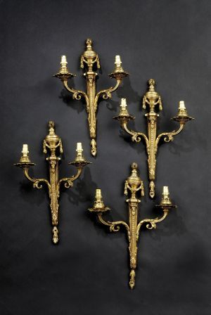 Štyri nástenné apliky