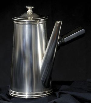 Kanvica s drevenou rúčkou