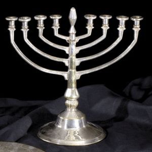 Chanukový svietnik