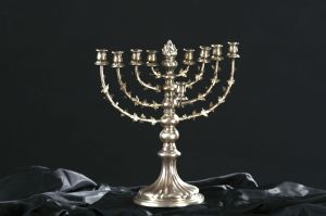 Strieborný svietnik (Chanuka)