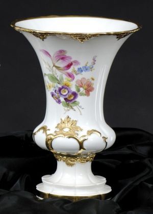 Porcelánová váza