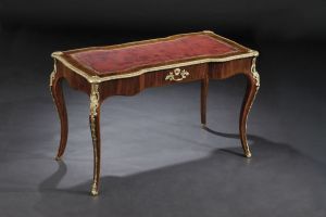 Dámsky písací stôl tzv. Bureau Plat