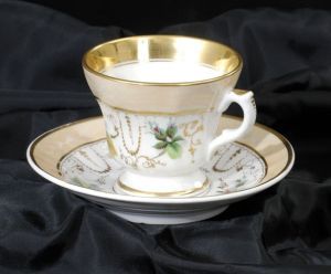 Porcelánová šálka s podšálkou