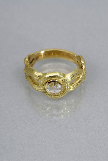 DÁMSKY PRSTEŇ S DIAMANTOM