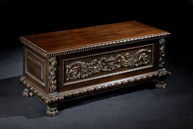 NEORENESANČNÁ TRUHLICA