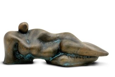 Ležiaci ženský akt