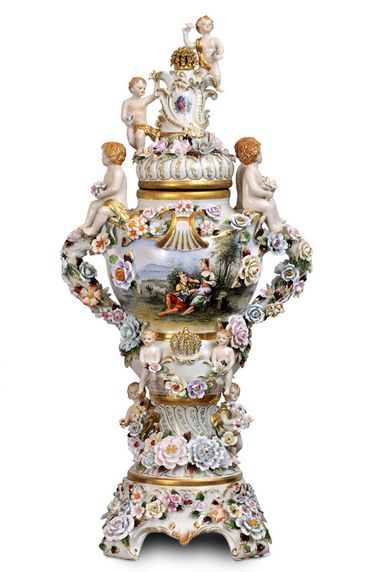 Porcelánová váza s vrchnákom