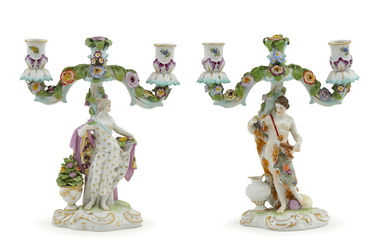 Pár porcelánových svietnikov