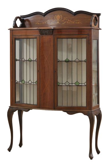 Vitrína s vitrážou