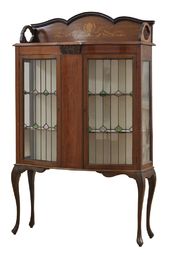 Vitrína s vitrážou