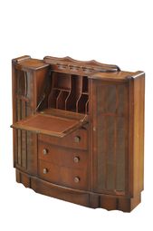 Kabinet so sklápacou písacou doskou