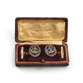 JACHTÁRSKE MANŽETOVÉ GOMBÍKY